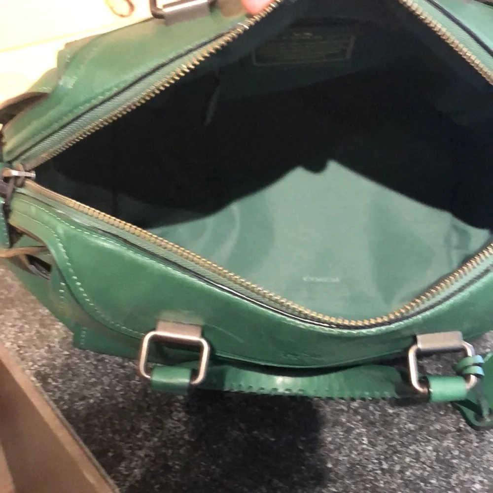 🛑SOLD🛑Racing Green Coach Ace! - Picture 8 of 14